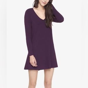 Express women’s plum purple v-neck dress. Size small.